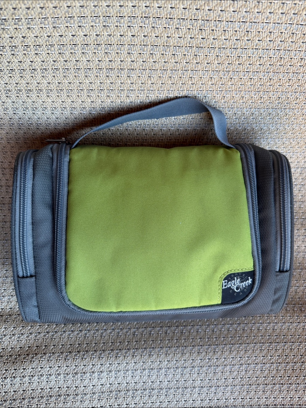 Eagle Creek Men’s Olive Green and Gray Toiletry Organizer